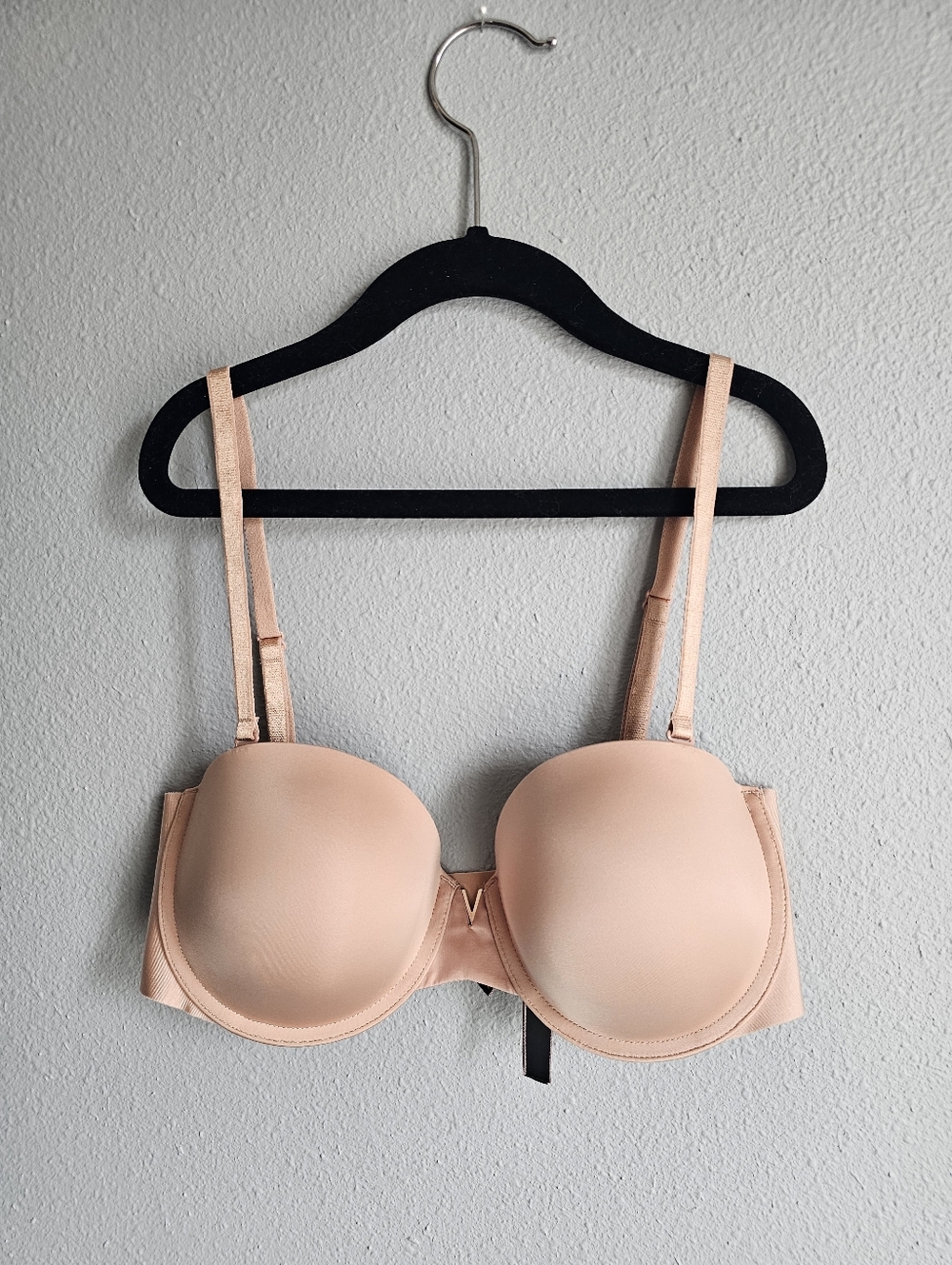 Victoria Secret Multi Way Strapless Push Up Bra Praline / Nude  32D